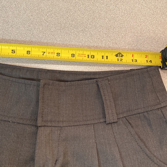 Streetwear Society - pleated grey shorts. Size 5 - Picture 7 of 12